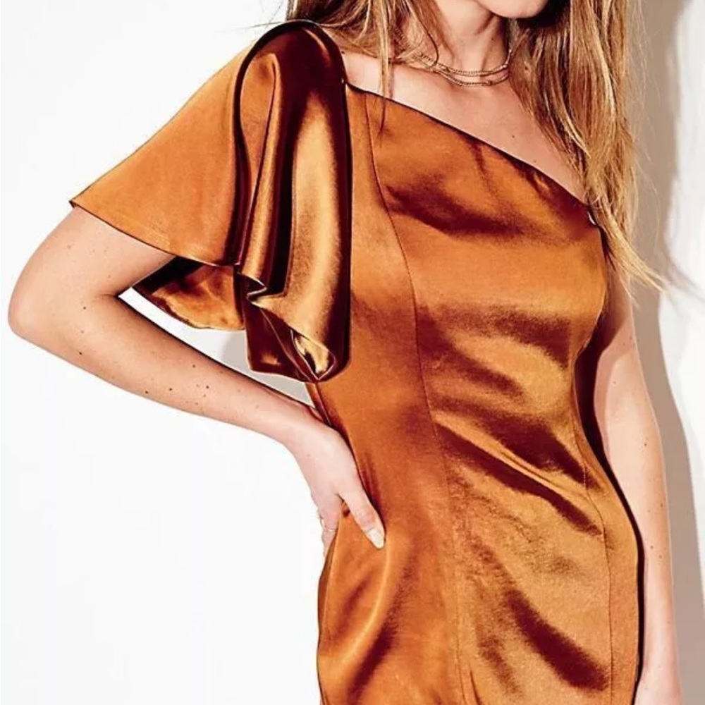 Free People x Fame Partners Cara One Shoulder Mini Dress. Size 2. Color rust.